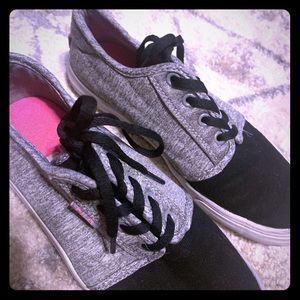 Girls gray and black FILA sneakers size 4